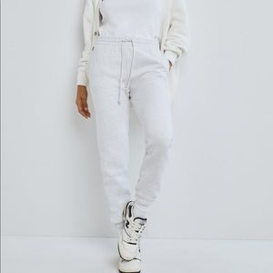Aritzia TNA cozy fleece perfect heather cloud white sweatpants joggers